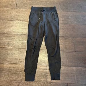 Lululemon black joggers size 4